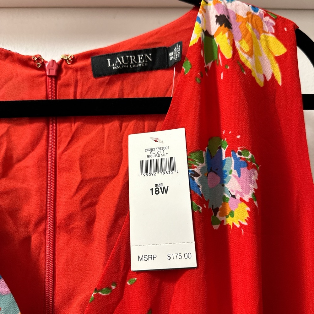 NWT Ralph Lauren Floral Print Sleeveless Dress
Size: 18W | Retail: $175.00 USD - Picture 4 of 4